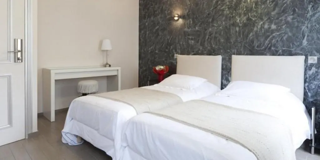 Sofia Paris